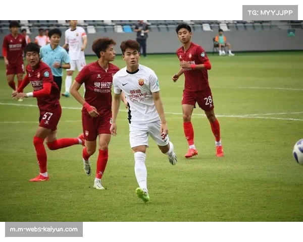 前场逼抢数据回升 球队寻找逼抢与防守平衡点